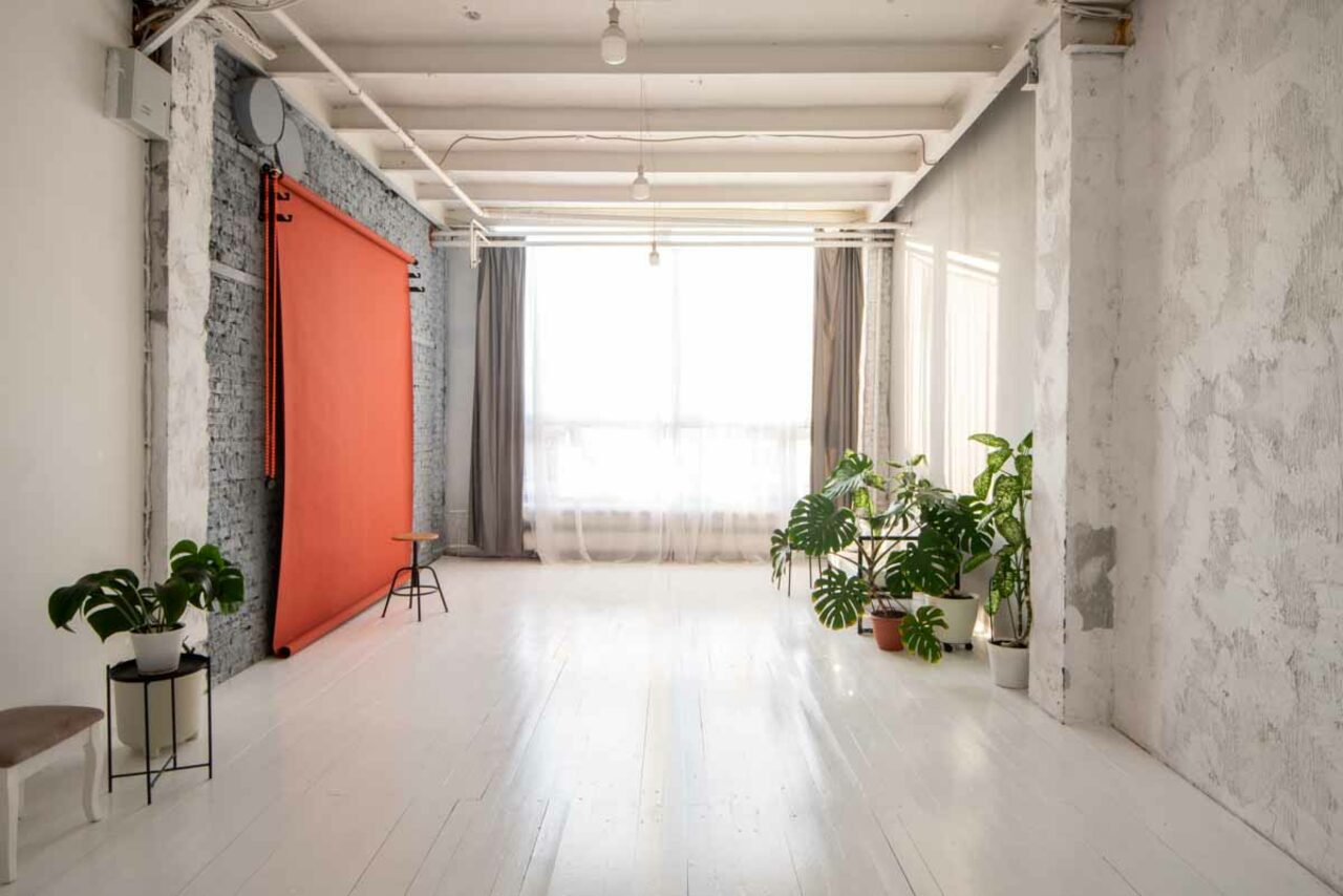 Арендовать White Garden, Unicorn Studios (Уайт Гарден, Юникорн Студиос). Минималистичная светлая фотостудия