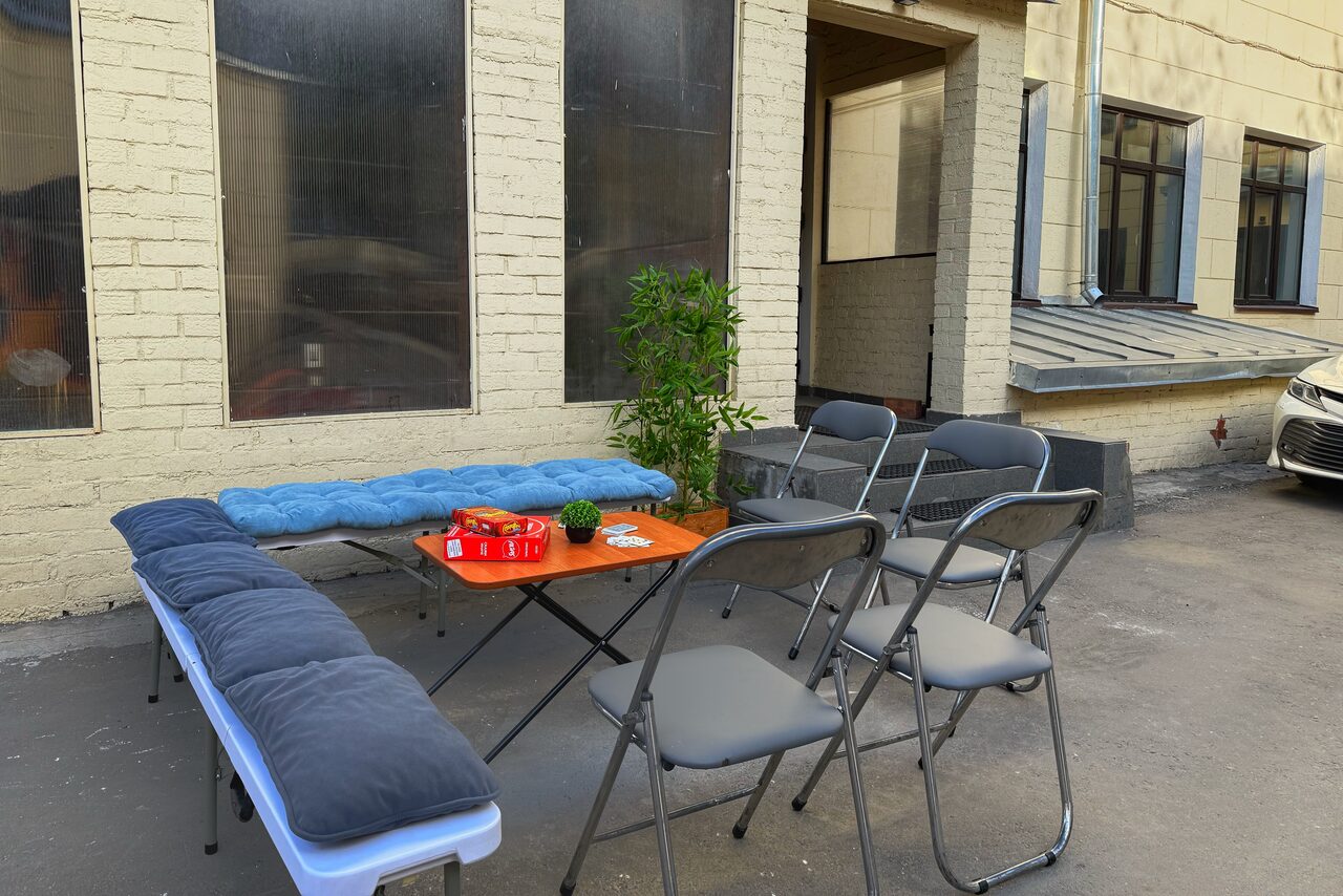 Арендовать Лофт Дельта. Большой лофт со сценой, караоке, активностями