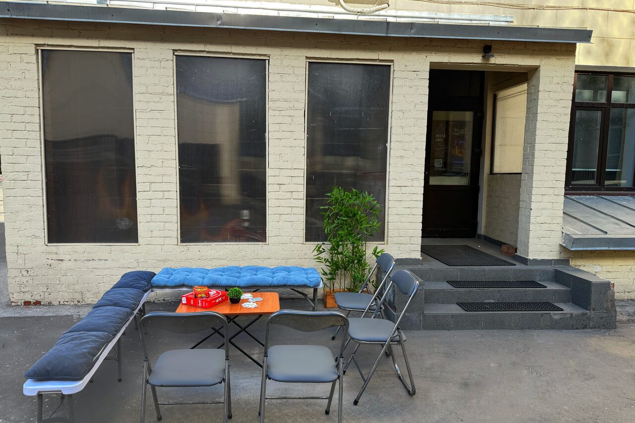 Арендовать Лофт Дельта. Большой лофт со сценой, караоке, активностями