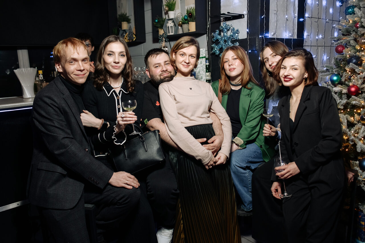 Арендовать Лофт Дельта. Большой лофт со сценой, караоке, активностями