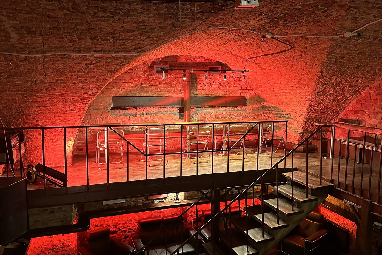 Арендовать Атмосферный лофт-зал в центре города