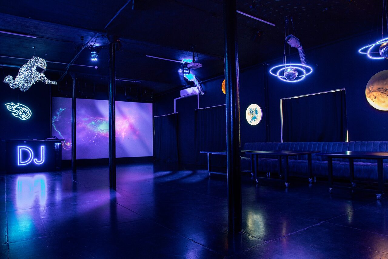 Арендовать Лофт с космическим дизайном