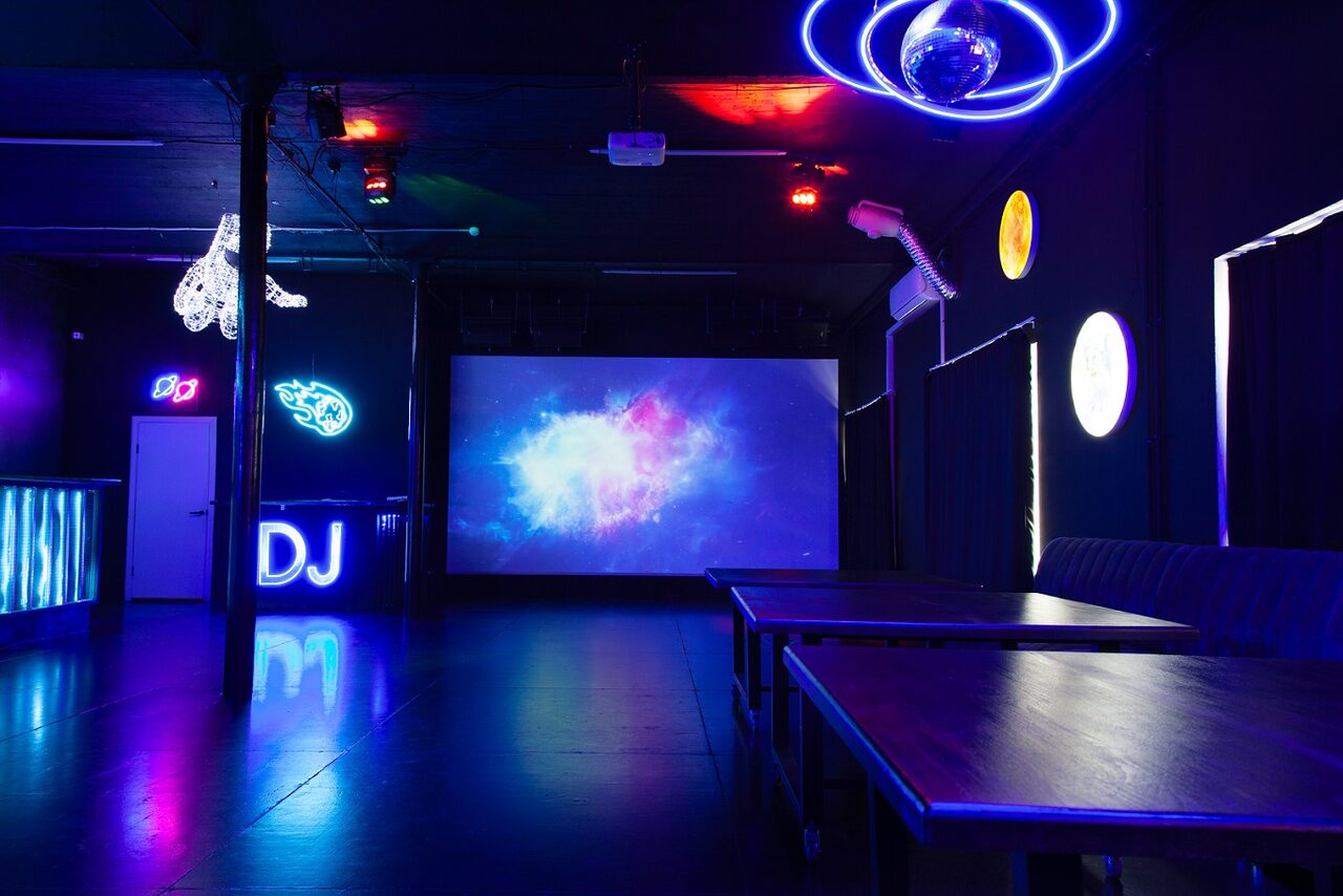 Арендовать Лофт с космическим дизайном