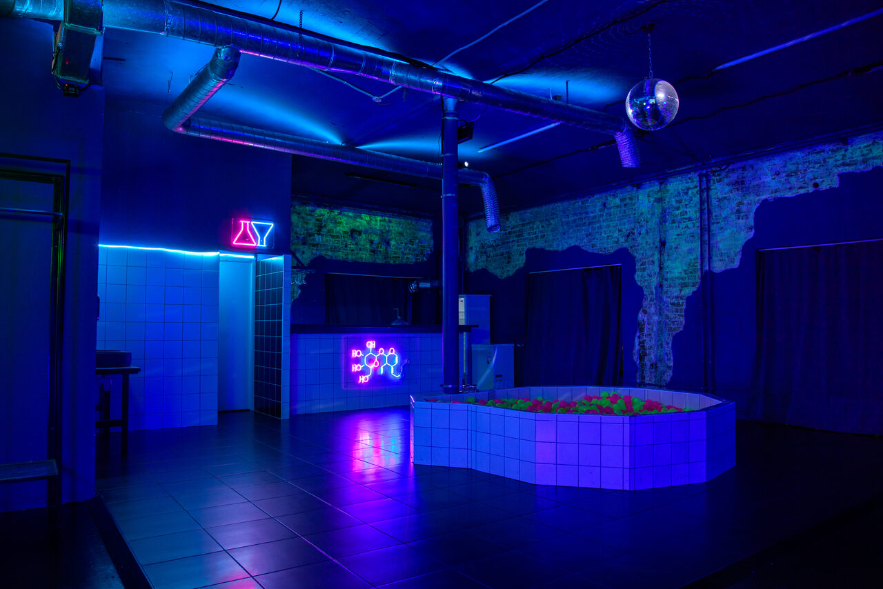 Арендовать Лофт для светящихся вечеринок