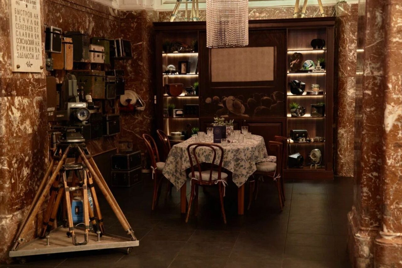 Арендовать Лендок. Банкетный зал в историческом здании 