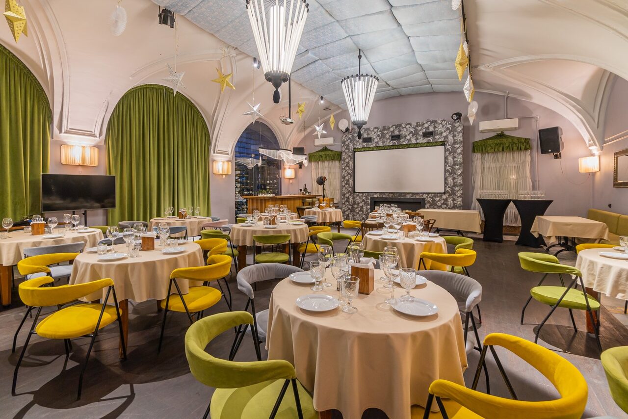 Арендовать Лендок. Банкетный зал в историческом здании 