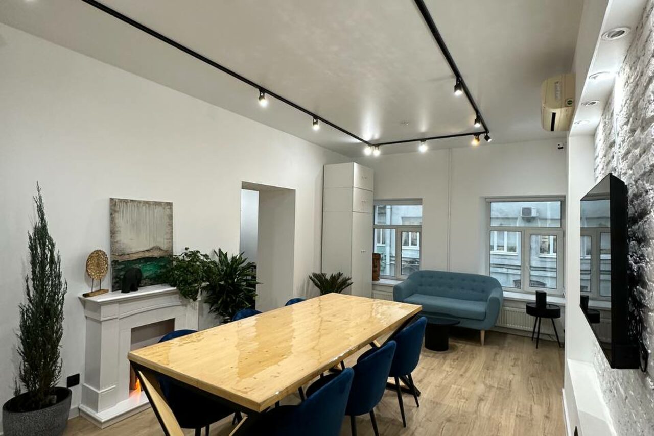 Арендовать Лофт в центре города с барной стойкой