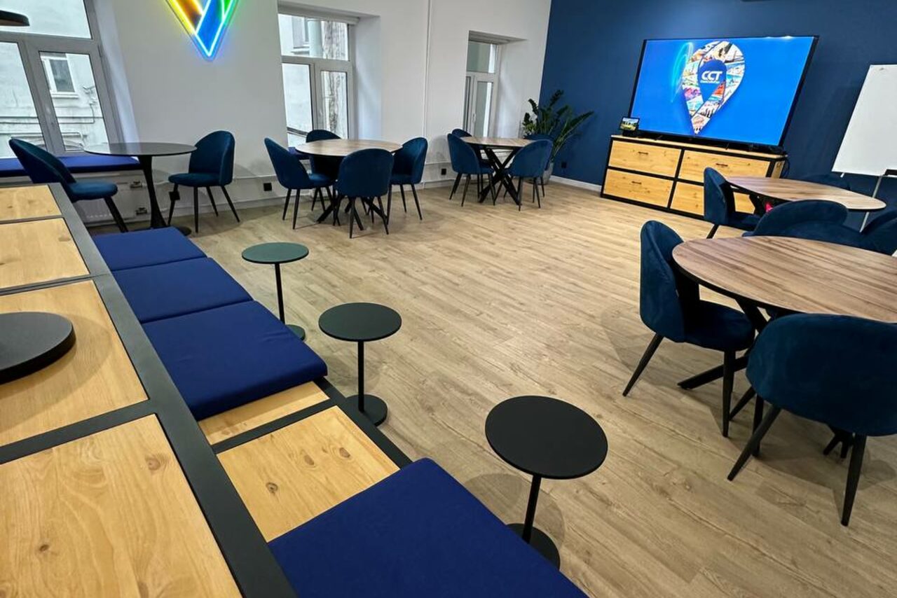 Арендовать Лофт в центре города с барной стойкой