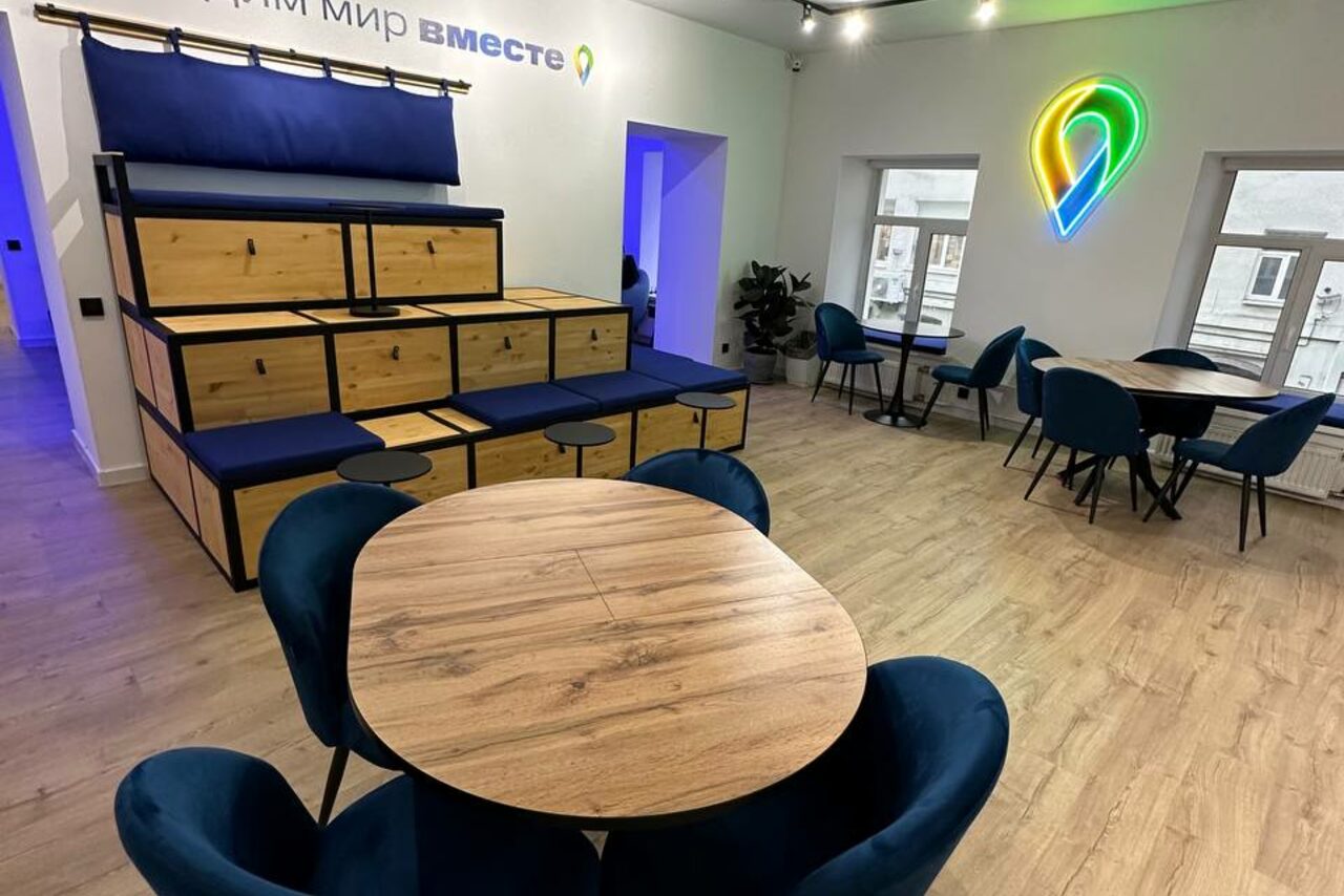 Арендовать Лофт в центре города с барной стойкой