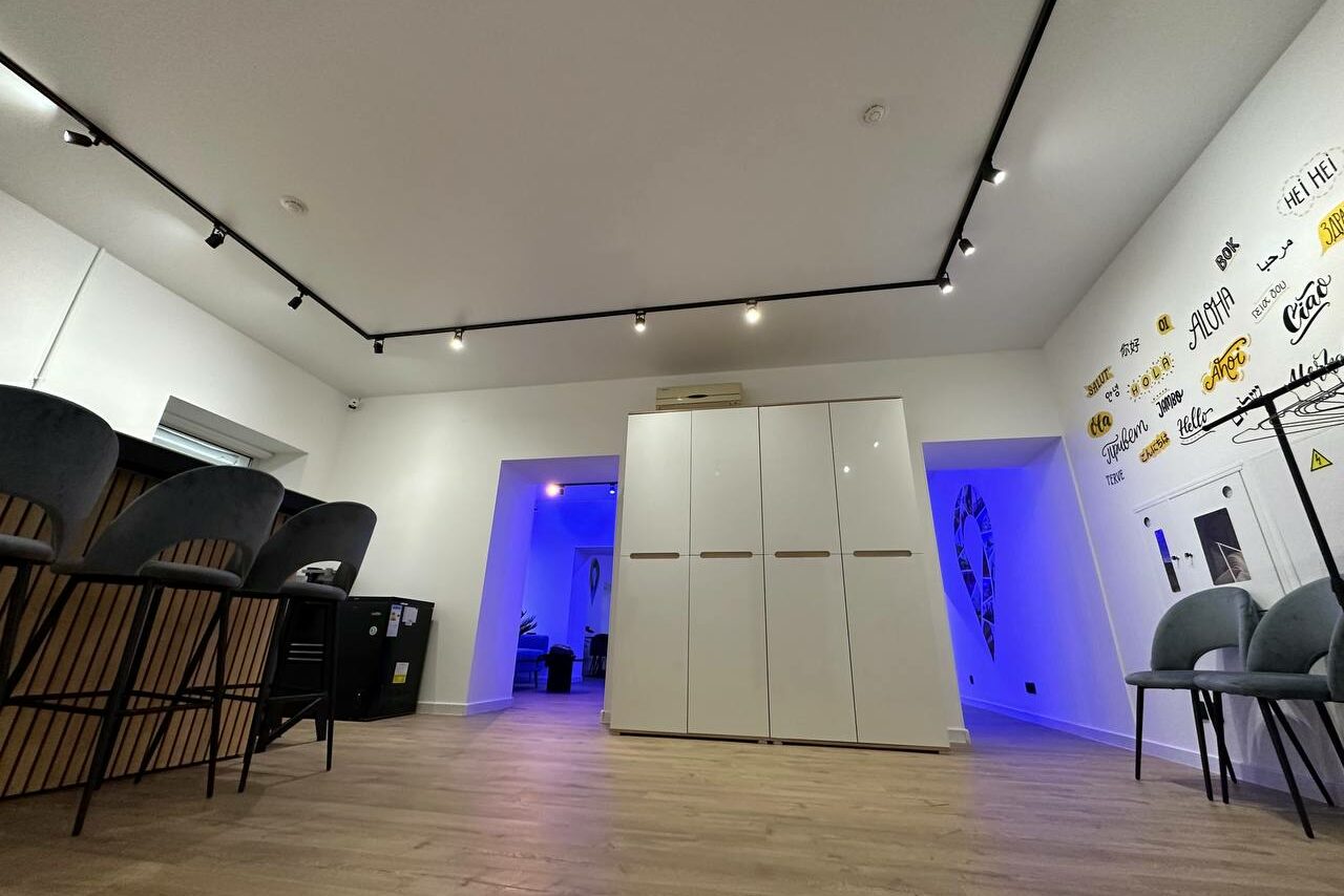 Арендовать Лофт в центре города с барной стойкой