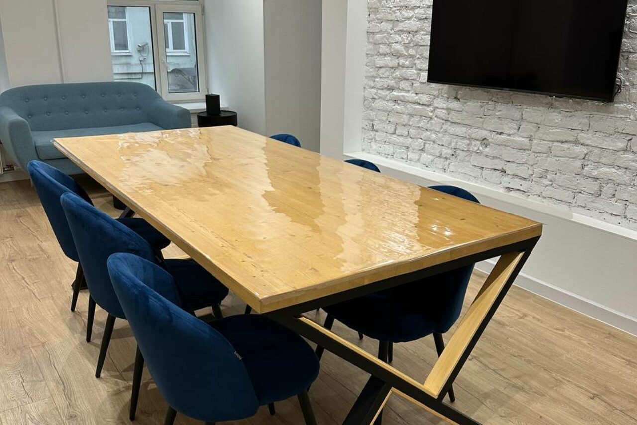 Арендовать Лофт в центре города с барной стойкой