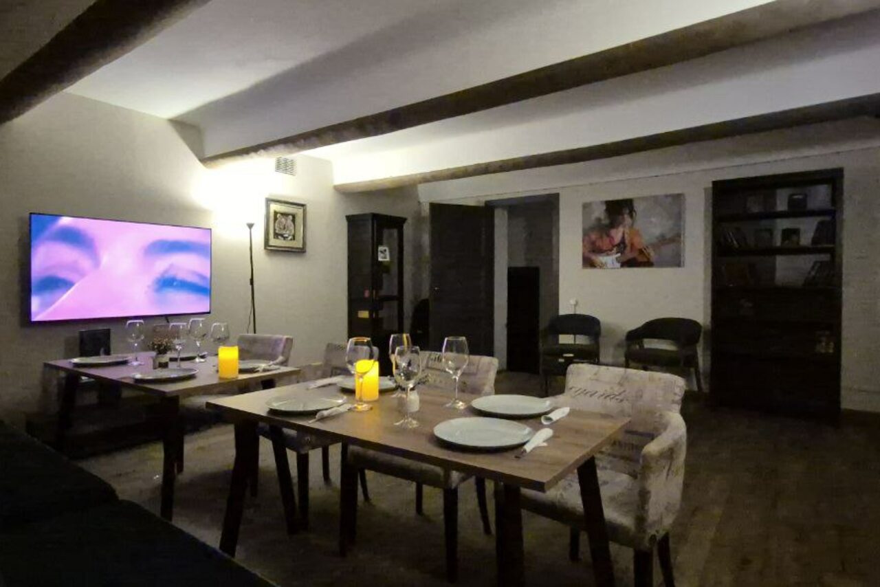 Арендовать Светлый лофт-зал с приставкой