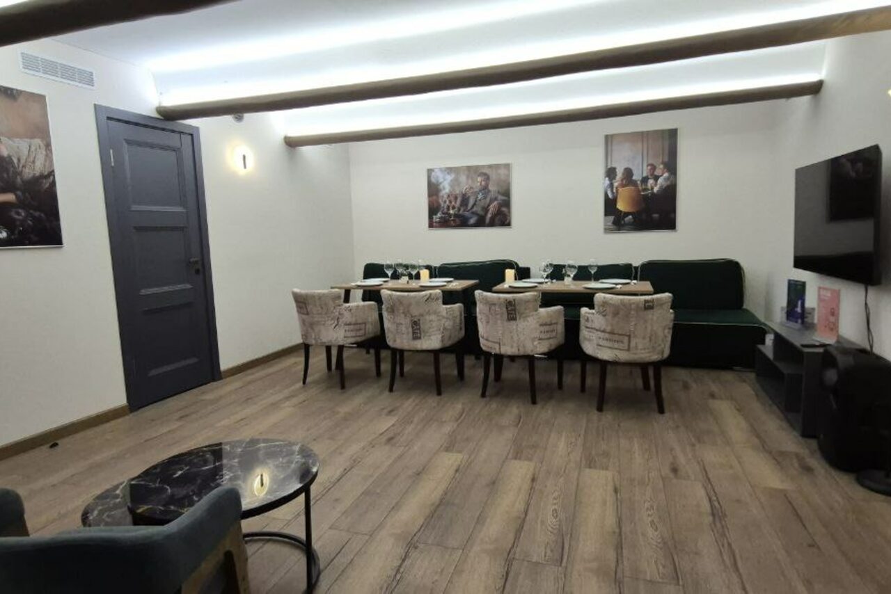 Арендовать Светлый лофт-зал с приставкой