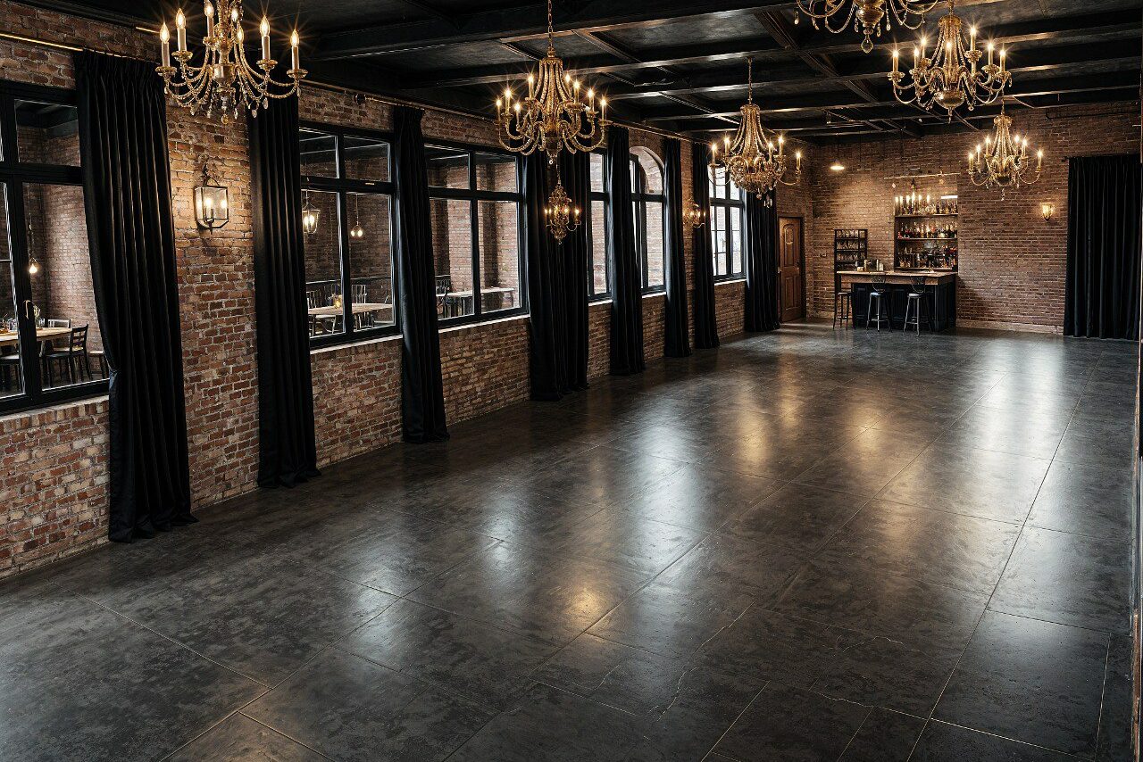 Арендовать Роскошный лофт-зал с кирпичными стенами