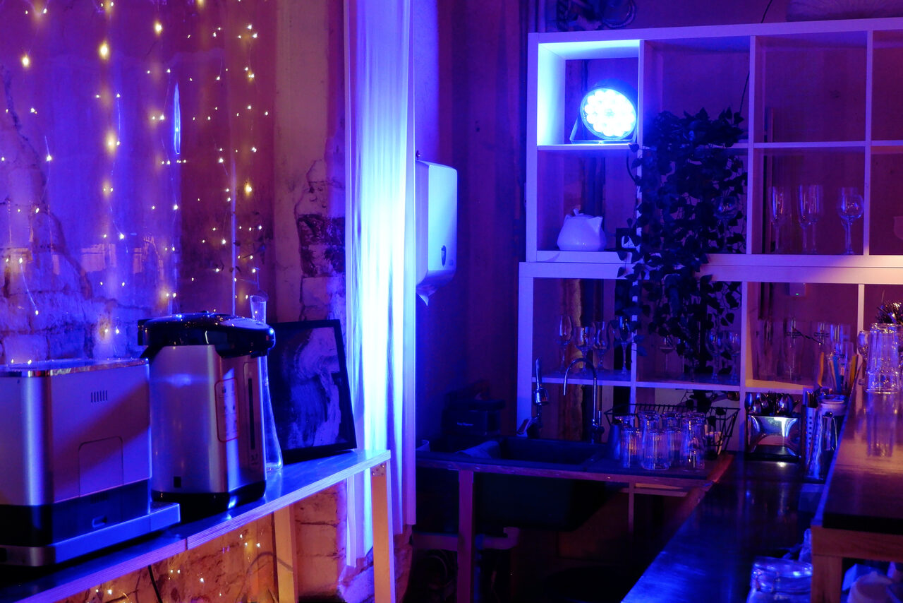 Арендовать Лофт-зал с кирпичными стенами