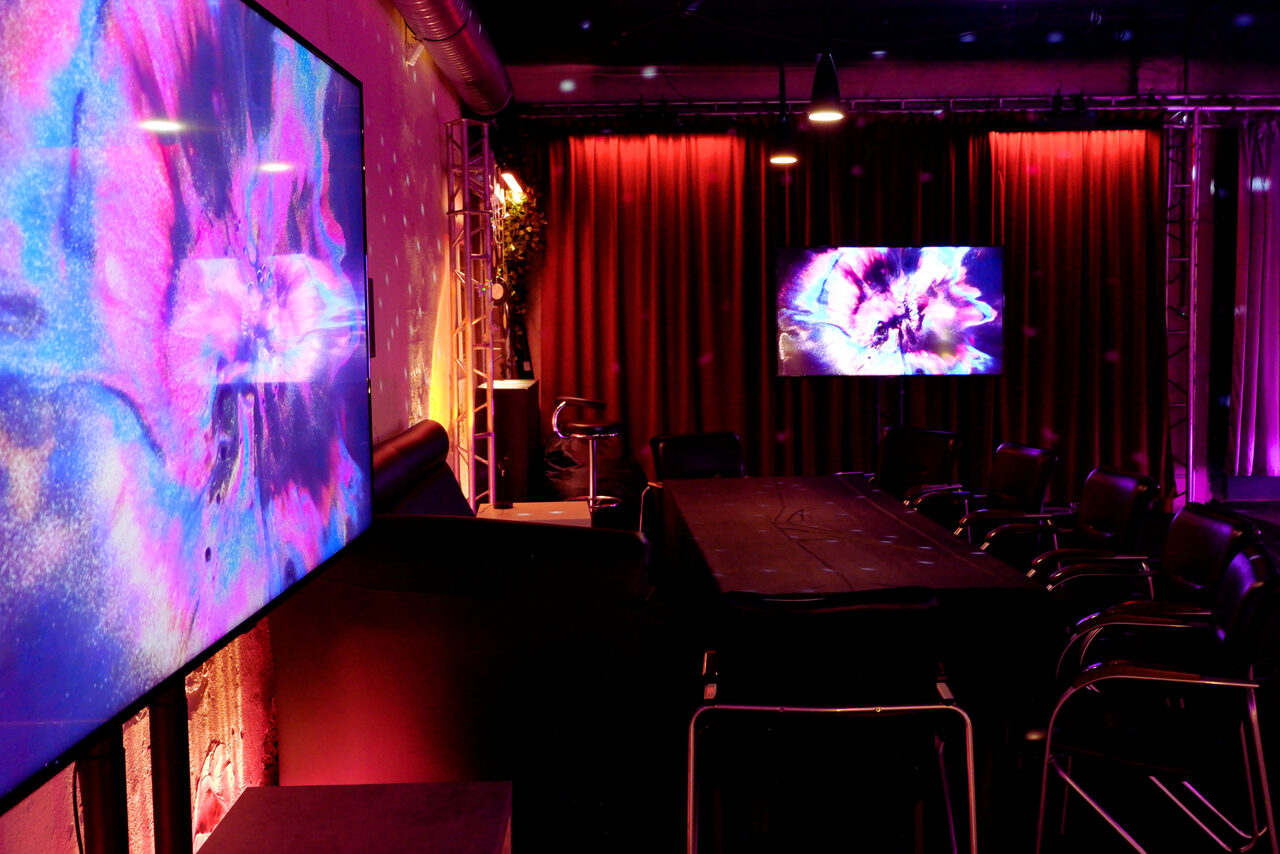 Арендовать Пианино Лофт (PianoLoft). Лофт-зал с кирпичными стенами