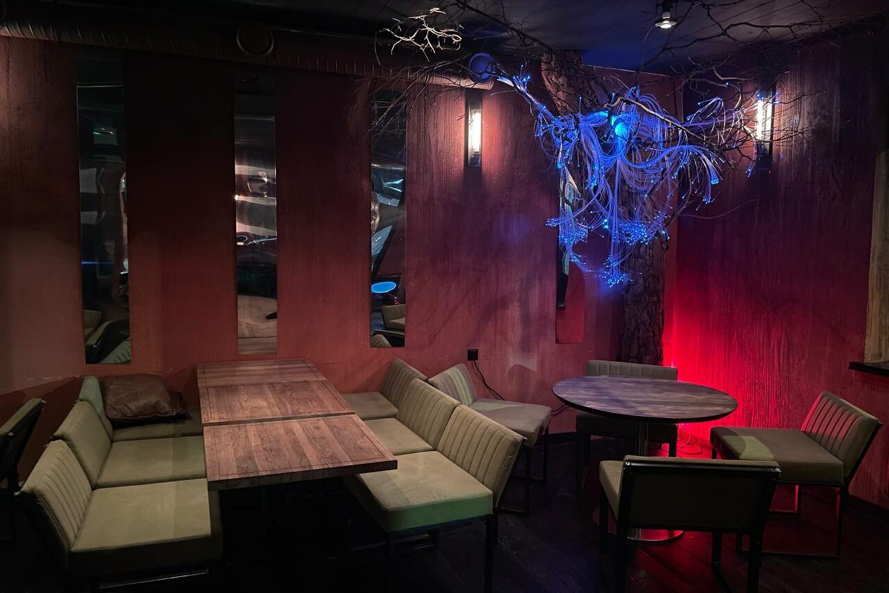 Арендовать Клубное пространство с барной стойкой