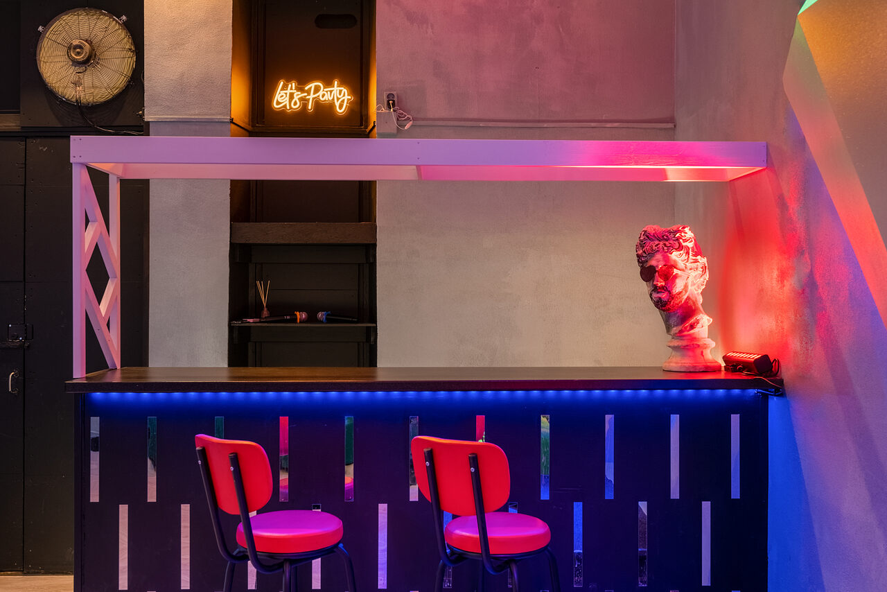 Арендовать Яркий лофт с большим экраном