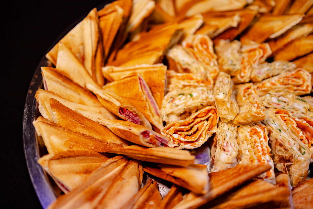 Арендовать Просторный лофт со сценой и фотозонами