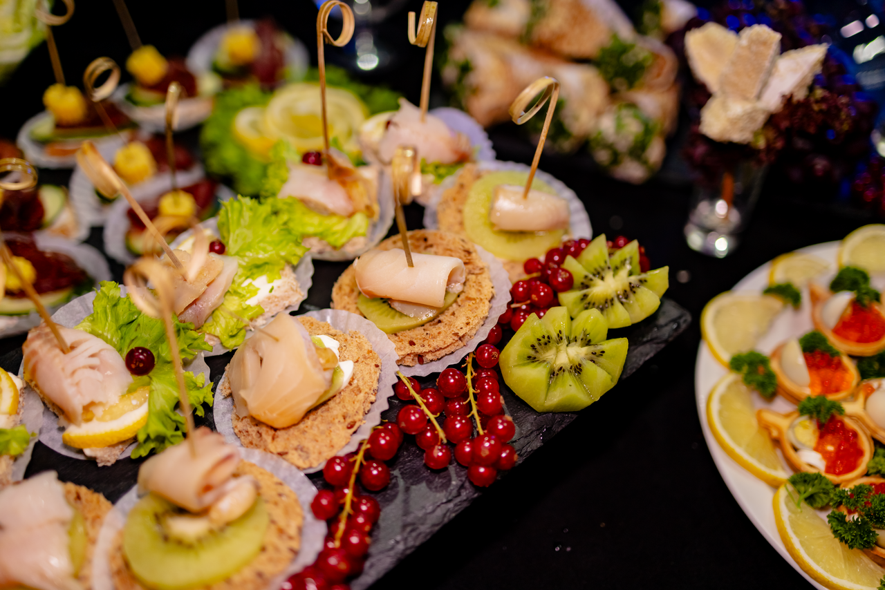 Арендовать Просторный лофт со сценой и фотозонами