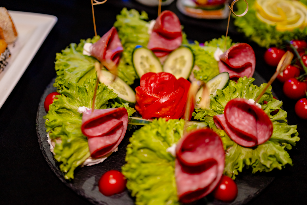 Арендовать Просторный лофт со сценой и фотозонами