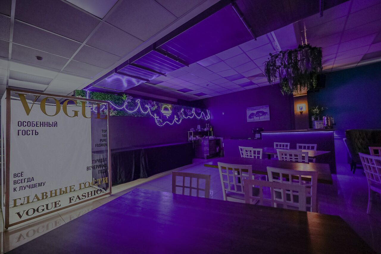 Арендовать Просторный лофт со сценой и фотозонами