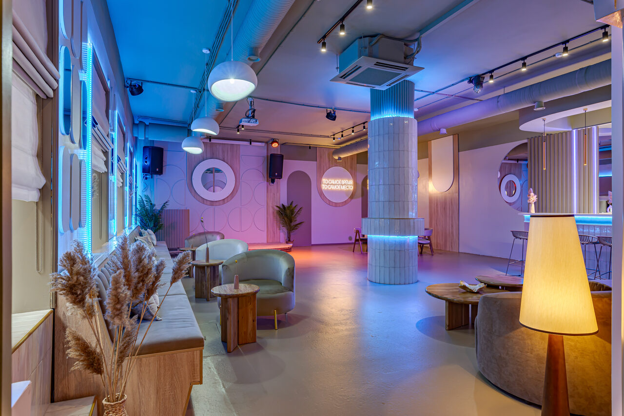 Арендовать Лофт Май. Зал Октябрь в центре города