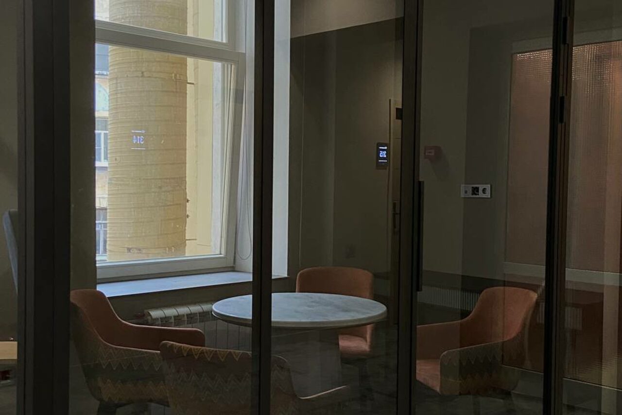 Арендовать Переговорная комната при отеле