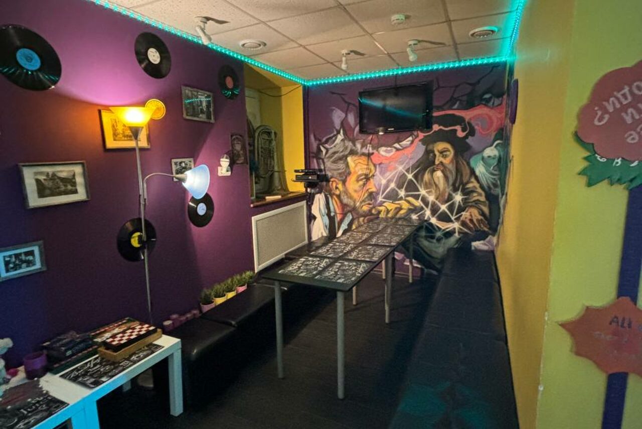 Арендовать Яркая лофт-комната для мероприятий