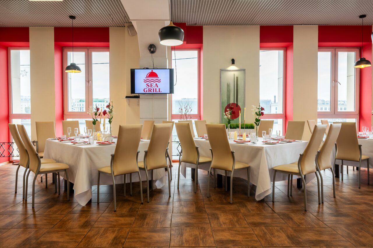 Арендовать Sea Grill. Лофт-бар под закрытие с видом на Неву