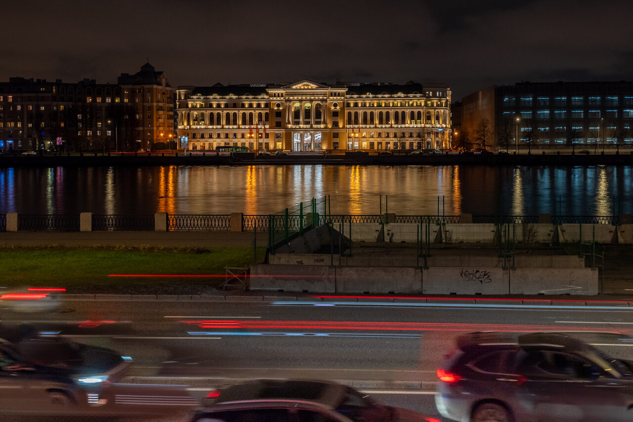 Арендовать Sea Grill. Лофт-бар под закрытие с видом на Неву