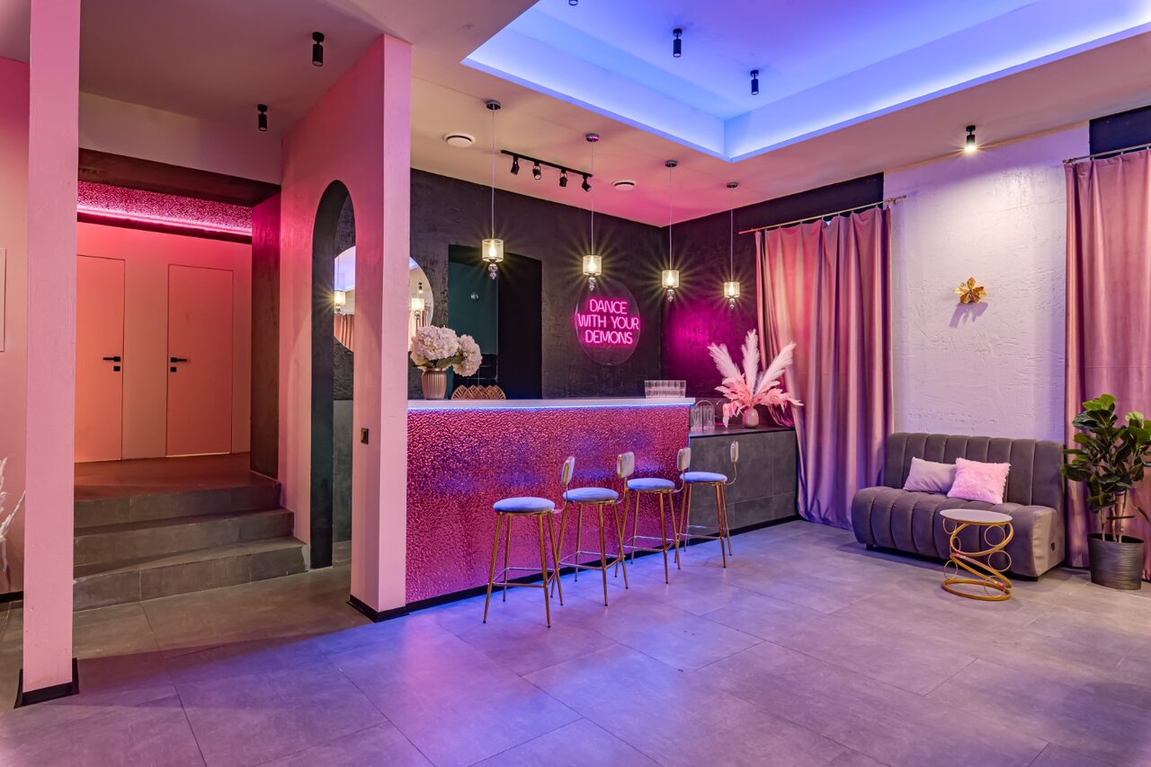 Арендовать Лофт-зал с дизайнерской отделкой