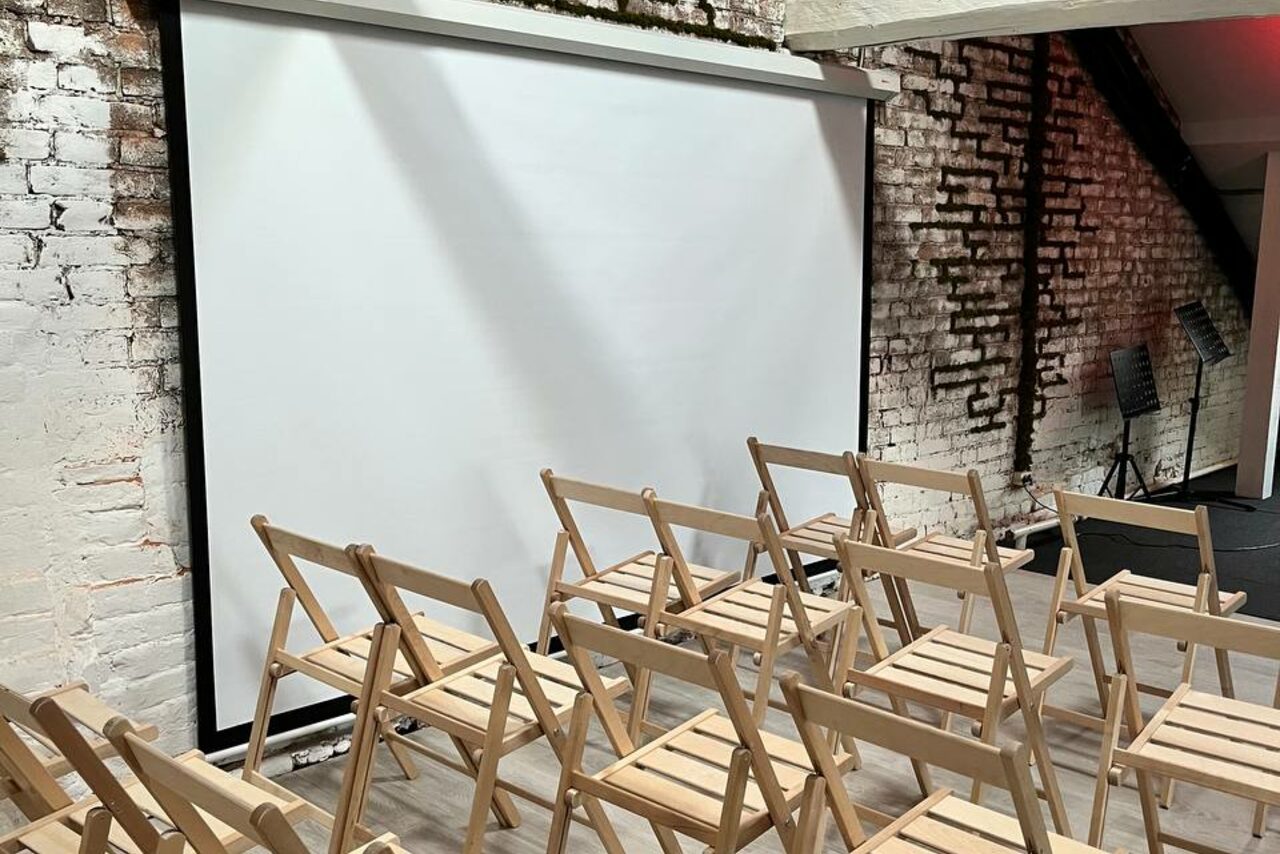 Арендовать Стильный многофункциональный лофт 