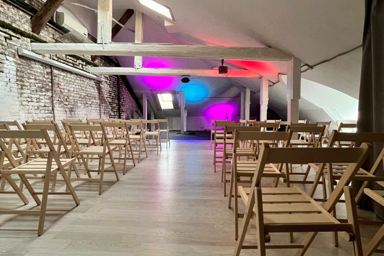 Арендовать Стильный многофункциональный лофт 