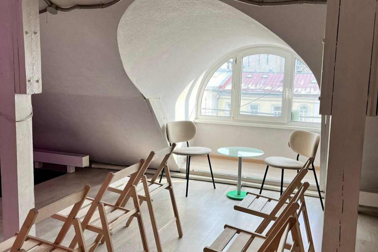 Арендовать Стильный многофункциональный лофт 