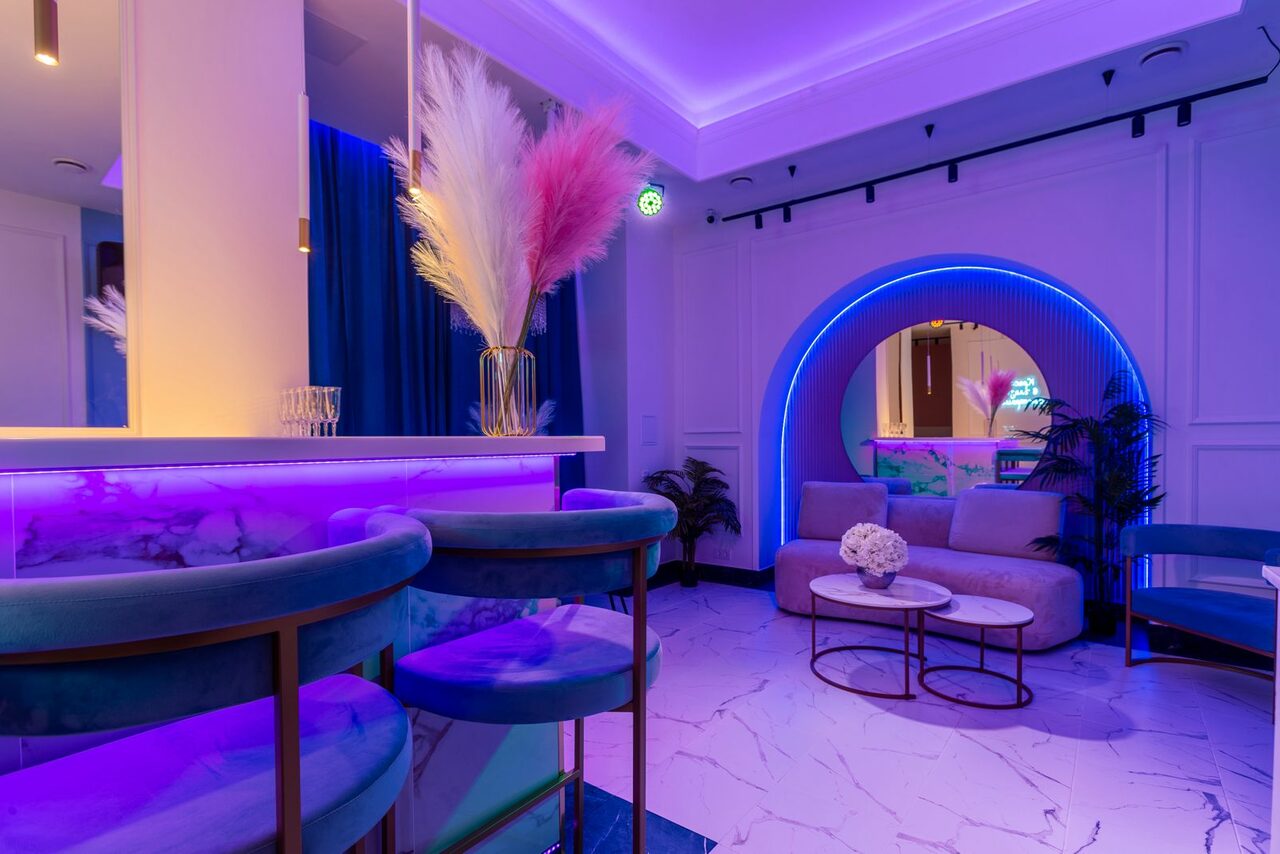 Арендовать Неоновый лофт для мероприятий