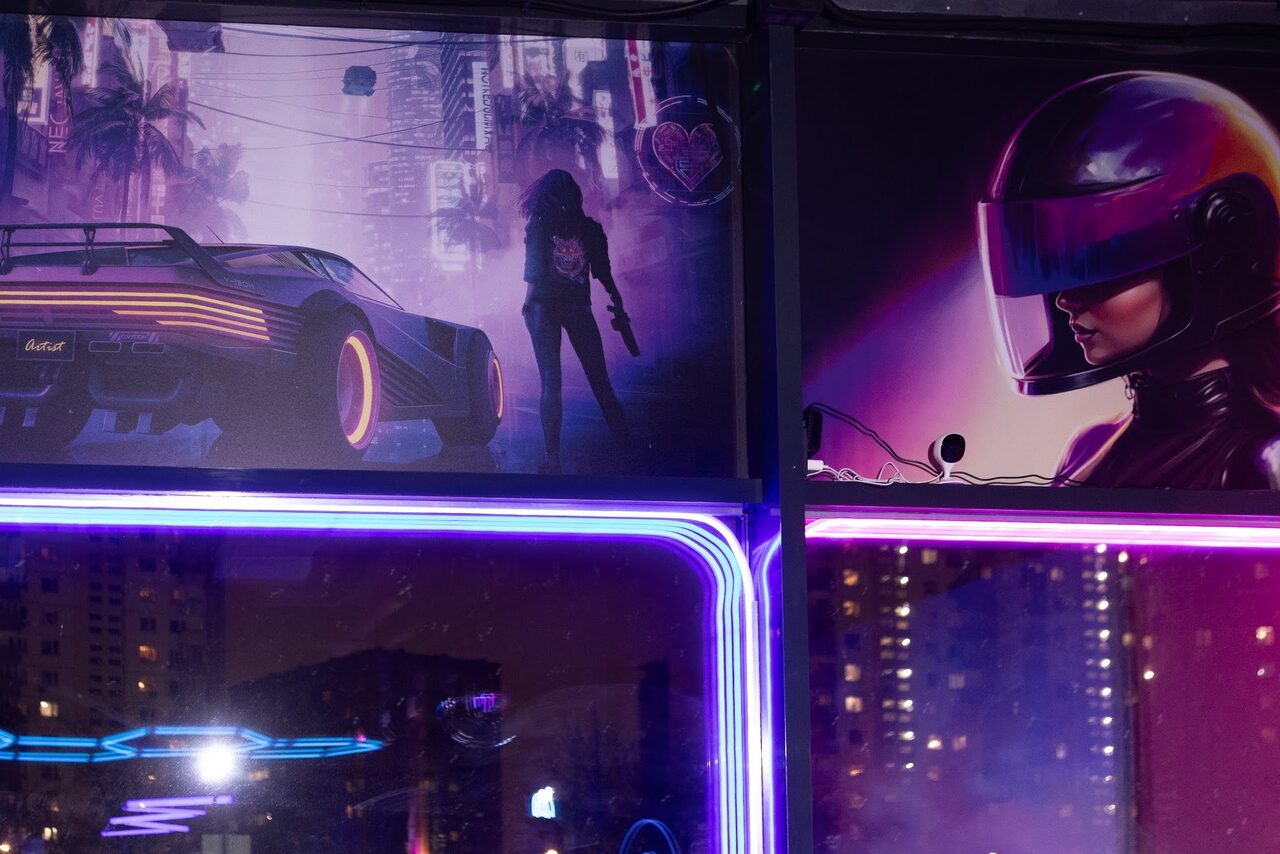 Арендовать Кибер-лофт с консолями, рулями, VR и ПК