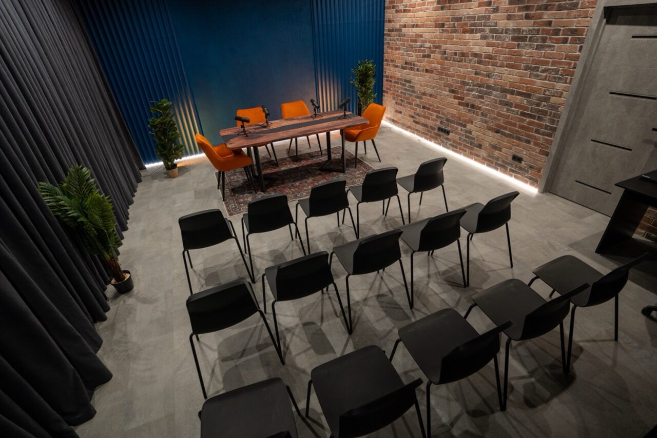 Арендовать Стильный зал для мероприятий