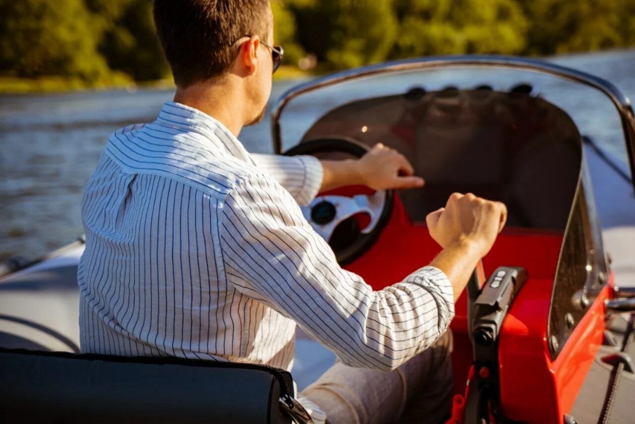 Арендовать Четырёхместный РИБ катер