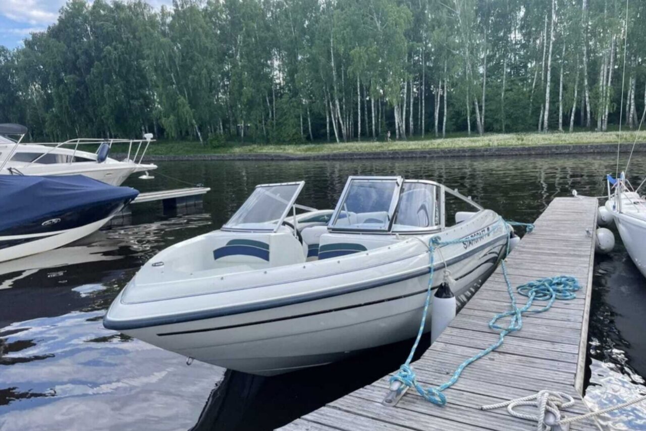 Арендовать Шестиместный современный катер