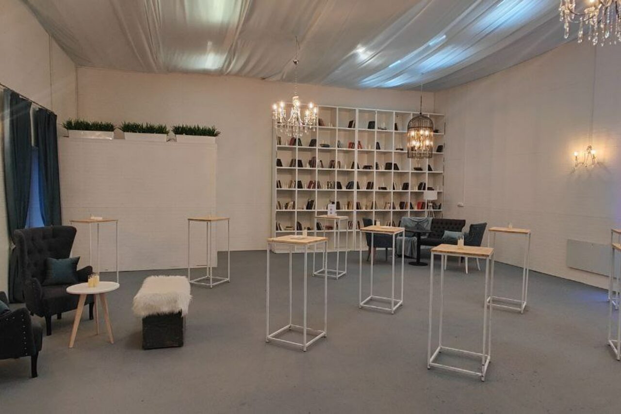 Арендовать Просторный лофт для конференций и тренингов