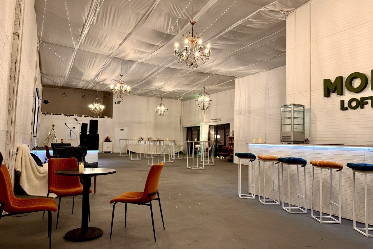 Арендовать Просторный лофт для конференций и тренингов