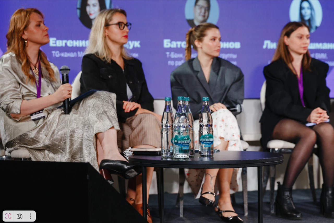 Арендовать Просторный зал со сценой рядом с метро Дубровка