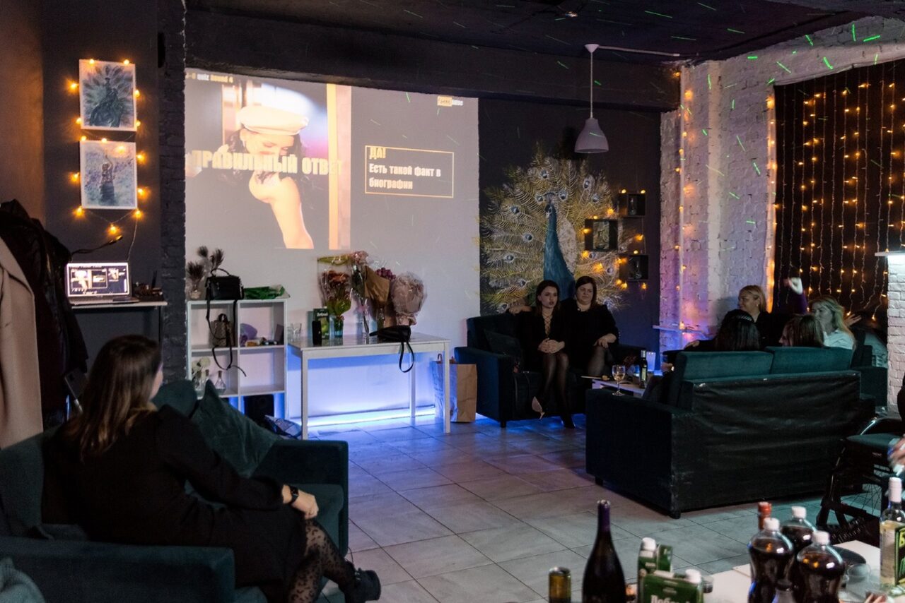 Арендовать Уютный лофт-зал с караоке