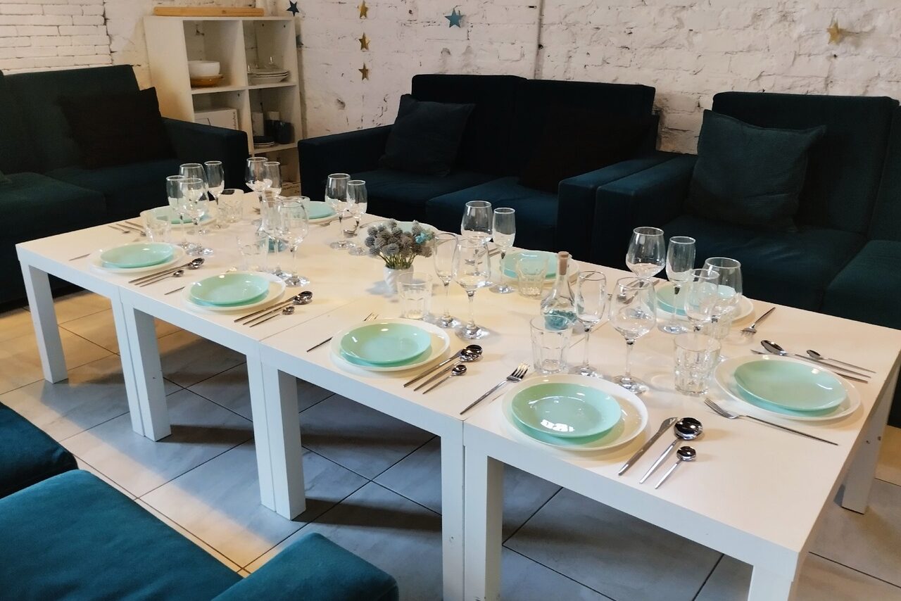 Арендовать Уютный лофт-зал с караоке