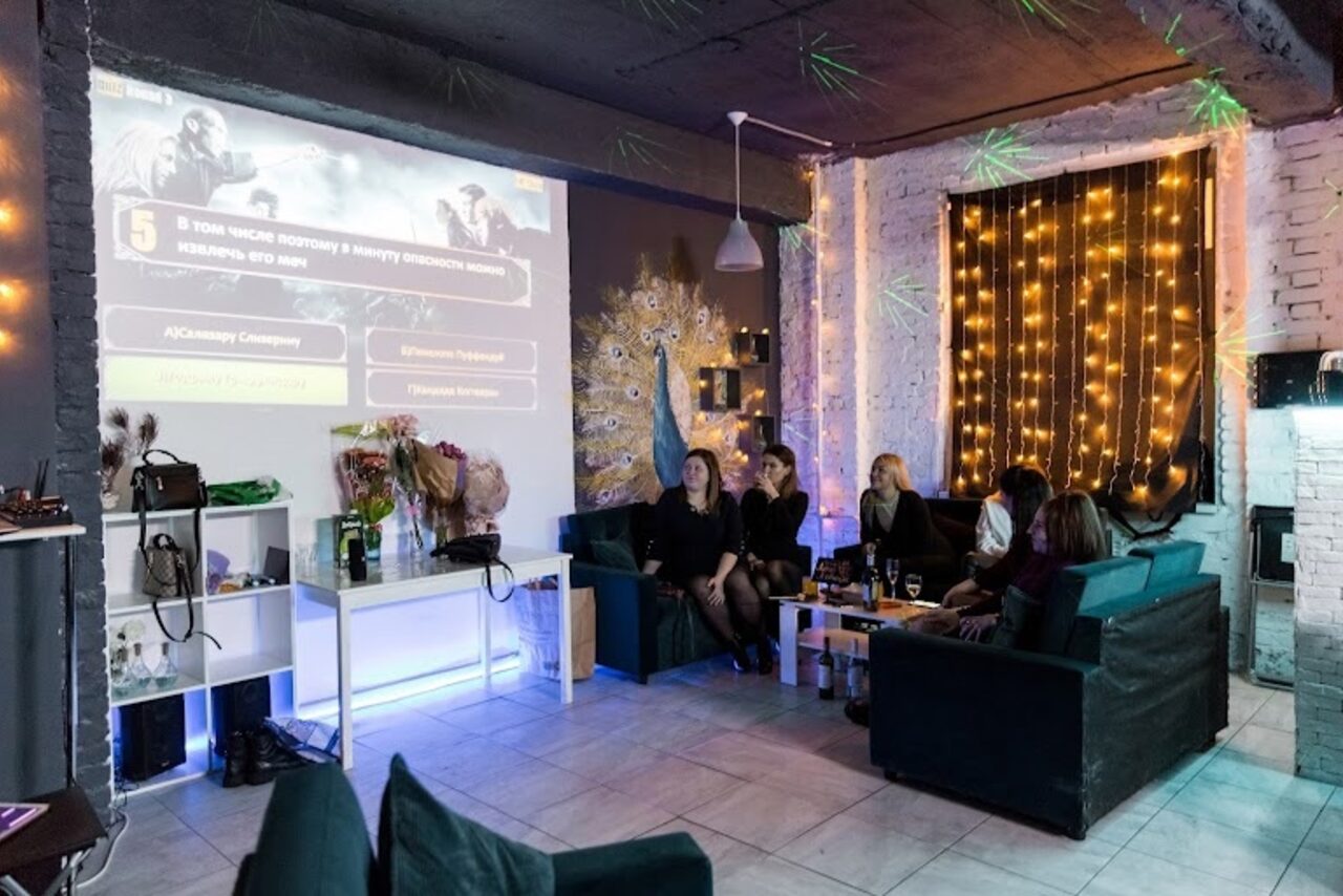 Арендовать Уютный лофт-зал с караоке