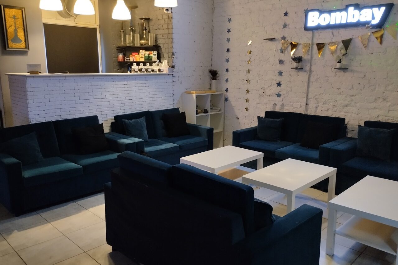 Арендовать Уютный лофт-зал с караоке