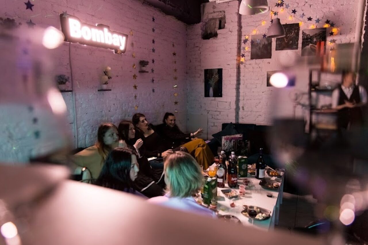 Арендовать Уютный лофт-зал с караоке