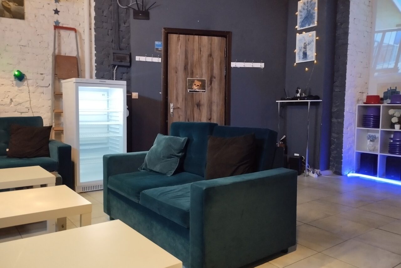 Арендовать Уютный лофт-зал с караоке