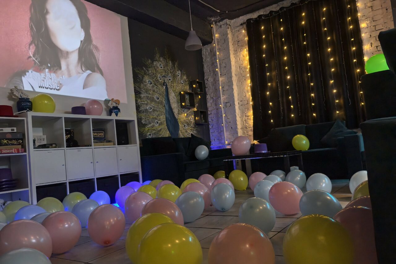 Арендовать Уютный лофт-зал с караоке